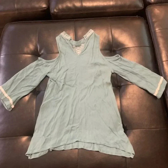 Boho teal cold shoulder top M EUC‎ - Picture 4 of 5